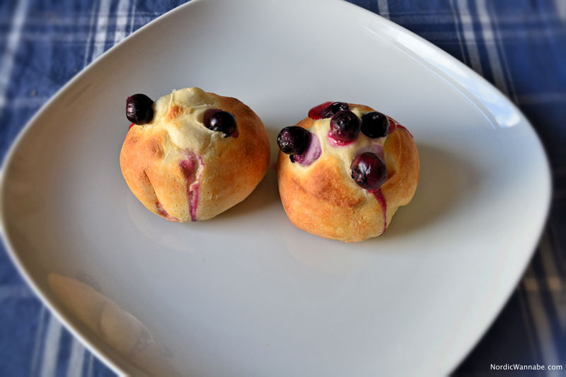 Blaubeerbrötchen nordicwannabe.com Selbst gebacken knack und back