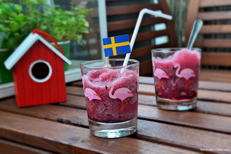 Blueberry Blaubeer Smoothie Frozen mit Sirup von IKEA DRYCK Blåbär und Eis www.NordicWannabe.com