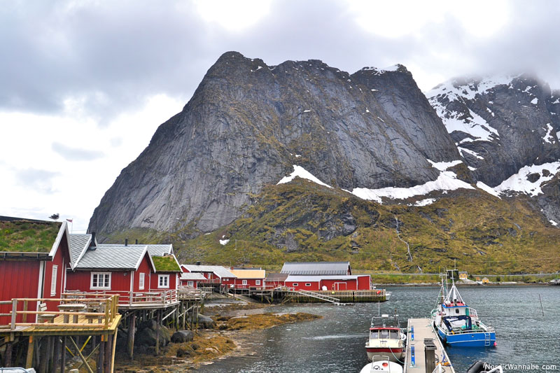 Lofoten, Inselgruppe Norwegen, weißer Strand, rote Holz-Häuser, Stockfisch, Natur, Wandern, Angeln, Hennigsvær, Leknes, Reine, Svolvær, Urlaub, Reise, Kreuzfahrt, Skandinavien, Costa