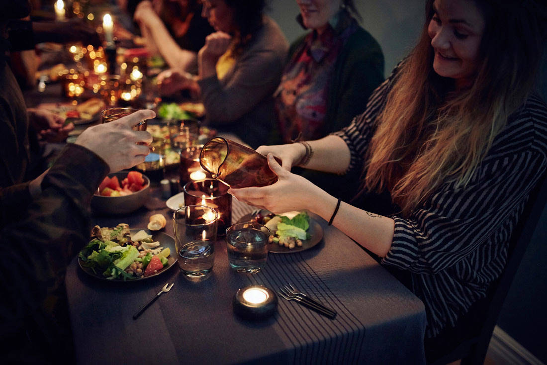 Sittning, neue Kollektion, IKEA, Möbel, Accessoires, Interieur , Interior, Inneneinrichtung, Wohnen Schöner, Esstisch, Essen, Trinken, Living, Schweden, Skandinavien, Blog, Glas, Geschirr, Holz, limitiert, Scandic