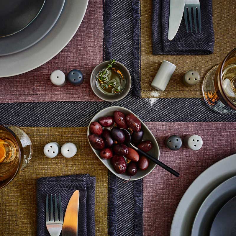 Sittning, neue Kollektion, IKEA, Möbel, Accessoires, Interieur , Interior, Inneneinrichtung, Wohnen Schöner, Esstisch, Essen, Trinken, Living, Schweden, Skandinavien, Blog, Glas, Geschirr, Holz, limitiert, Scandic