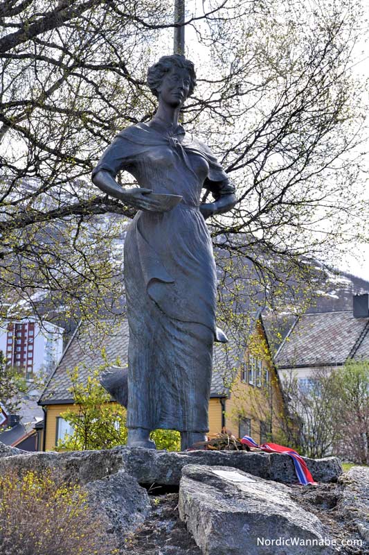 Narvik, Norwegen, Nordnorwegen, Blog, Skandinavien, Weltkrieg, Ofotbahn, Ofotfjord, Polarpark, Kreuzfahrt, Reisebericht, Costa neoRomantica, Schiff, Reisebericht.