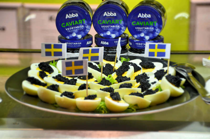 Schwedisches Weihnachtsbuffet bei IKEA, Julbord, IKEA, Schweden, Skandinavien, Blog, Lachs, Kaviar, Ei, Weihnachtsschinken, Hering, Dill, Kuchen, Milchreis, Pfefferkuchen, Köttbullar, Lachs, Softbröd, Elch