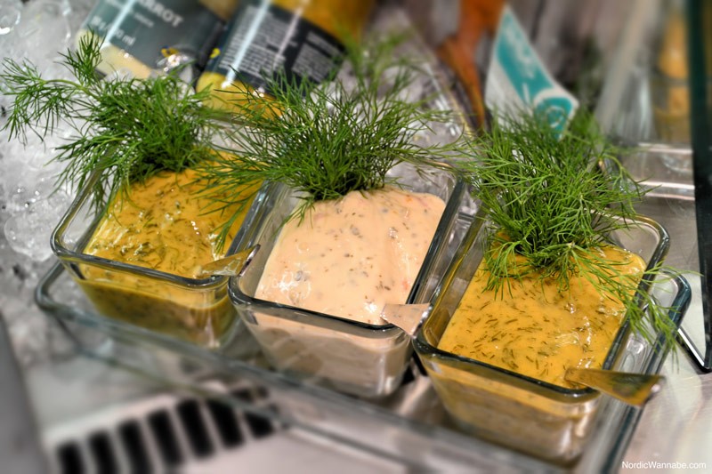 Julbord, IKEA, Schweden, Skandinavien, Blog, Lachs, Kaviar, Ei, Weihnachtsschinken, Hering, Dill, Kuchen, Milchreis, Pfefferkuchen, Köttbullar, Lachs, Softbröd, Elch