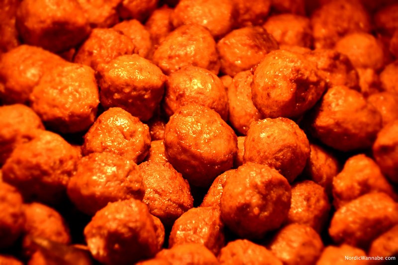 Julbord, IKEA, Schweden, Skandinavien, Blog, Lachs, Kaviar, Ei, Weihnachtsschinken, Hering, Dill, Kuchen, Milchreis, Pfefferkuchen, Köttbullar, Lachs, Softbröd, Elch