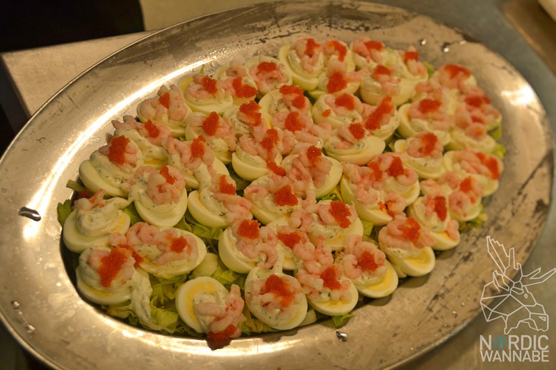 Hering, Lachs, Kartoffeln, Dill, Erdbeere, Kötbullar, Mittsommer, Midsummer, Midsommar, Schweden; Sweden, Vänersborg, Hotell Hehrne, Blog, Skandinavien, Fest, typisch schwedisch 