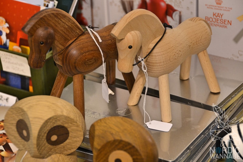 Lothar John Tischkultur, Lothar John, Tischkultur, Onlineshop, Store, Skandinavisches Design, Design, Dänemark, Schweden, Finnland , Norwegen, Skandinavien, Interior, Blog, Scandi Style, iittala, Kay Bojesen, Stelton, Architectmade, Geschirr, Keramik, Porzellan, Glas, Kosta Bodo, Royal Copenhagen, Rosendahl, Holmegaard, Rörstrand, Kähler, Design Letters, Marimekko, Georg Jensen, Arne Jacobsen,