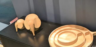 WOUD aus, dänisches Design, Kopenhagen, Holz, Design, Skandinavien, Blog, dänische Einrichtung, dänische Möbel, Sofa, Holzfiguren, Elefant