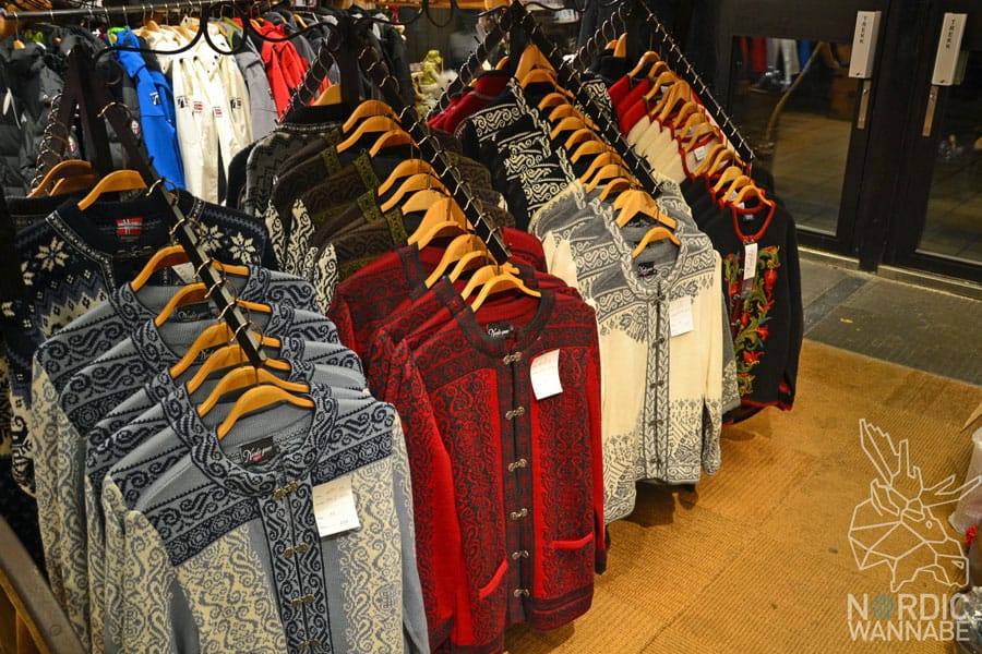 Radisson Blu Scandinavia, Souvenirs aus Oslo, Oslo Sweatershop, Souvenirläden, Norwegen, Skandinavien, Blog, Elche, Trolle, Norwegerpullover, Norwegerpulli, Norwegen-Pullover, Handschuhe, Magnete, Trolle, Norwegenmuster, Norwegermuster, Marius, Dale of Norway, Becher, Gläser, Stoffelch,