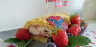 Biskuitrolle, Norwegisch, Norwegen, Rezept, Backen, Kochen, Erdbeeren, Blaubeeren, lecker, einfach, Sahne, Quark, Skandinavien, Hygge, Blog
