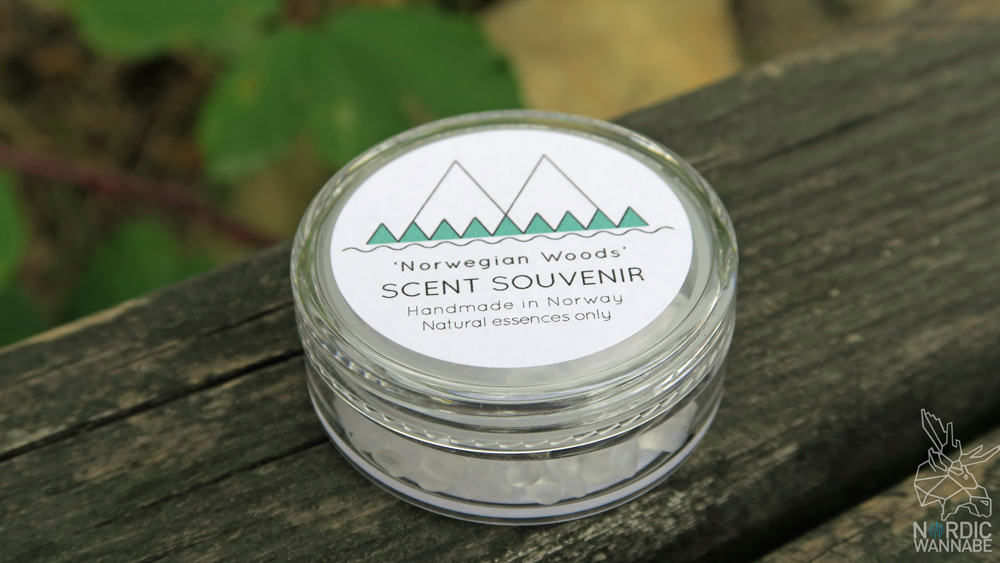 Hygge Natur, Badeöl, Badekristalle, Skandinavien Blog, Natur, Wald, Bäume, Fichten, Kiefern, Badewanne, Handcreme, Wood, Vasen, Flaschen, DIY, Das geheime Leben der Bäume, Skandinavien, Dänemark, Natur nach Hause holen