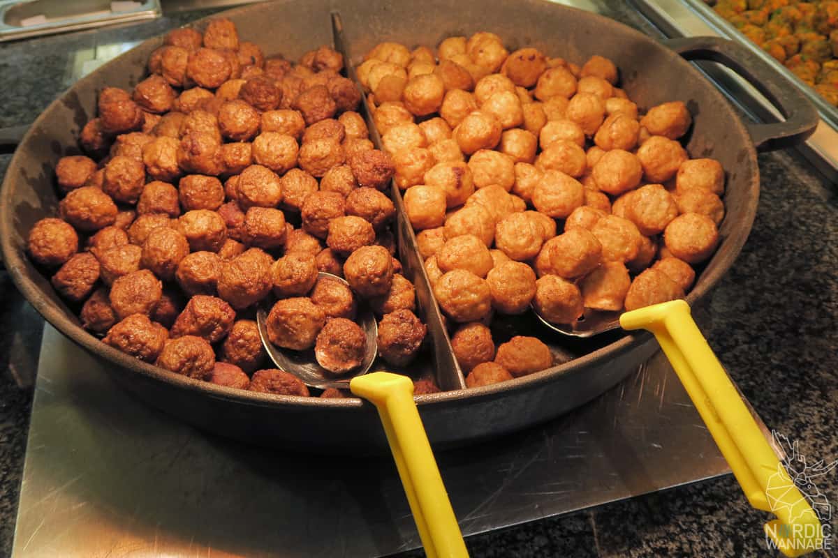 schwedische Krebsfest, Krebse, Schweden, IKEA, IKEA Osnabrück, Lachs, Garnelen, Kräftskiva, Schnapslieder, Köttbullar, Blog, Schweden, Erfahrungen, Möbelschwedische Krebsfest, Krebse, Schweden, IKEA, IKEA Osnabrück, Lachs, Garnelen, Kräftskiva, Schnapslieder, Köttbullar, Blog, Schweden, Erfahrungen, Möbel