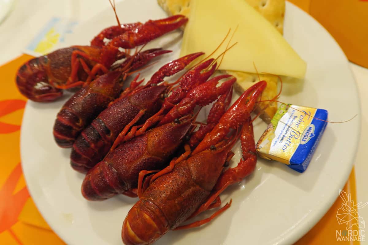 schwedische Krebsfest, Krebse, Schweden, IKEA, IKEA Osnabrück, Lachs, Garnelen, Kräftskiva, Schnapslieder, Köttbullar, Blog, Schweden, Erfahrungen, Möbel