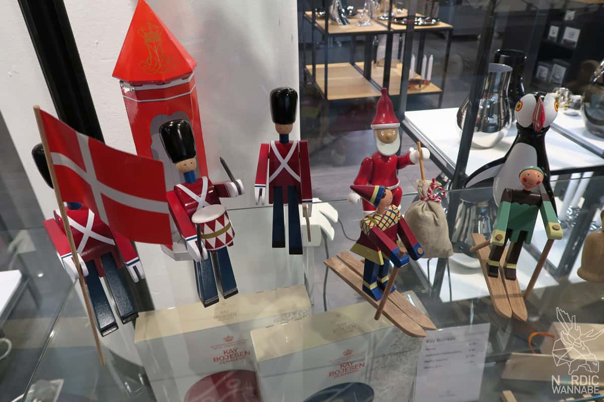 Illums Bolighus, Hamburg, Shopping, Hygge Kaufhaus, Design,Skandinavien, Schweden, Norwegen, Dänemark, iittala, marimekko, Design House Stockholm, Royal Copenhagen, Design Letters, La Bruket, Tromborg, Lakrids, Kay Bojesen, Kähler, Stelton, Holmegaard, Louis Poulsen, Royal Copenhagen, Fritz Hansen, Normann Copenhagen, BY Lassen, Skandinavisk, Architectmade, Rains, Lucie Kaas, Hoptimist, Georg Jensen, Finnland, finnisches Design, schwedisches Design, dänisches Design, Neuer Wall, Hamburg Shopping, Einkaufen, Store, Shop, Laden, Illums Bolighus, Hamburg, Shopping, Hygge Kaufhaus, Design,Skandinavien, Schweden, Norwegen, Dänemark, iittala, marimekko, Design House Stockholm, Royal Copenhagen, Design Letters, La Bruket, Tromborg, Lakrids, Kay Bojesen, Kähler, Stelton, Holmegaard, Louis Poulsen, Royal Copenhagen, Fritz Hansen, Normann Copenhagen, BY Lassen, Skandinavisk, Architectmade, Rains, Lucie Kaas, Hoptimist, Georg Jensen, Finnland, finnisches Design, schwedisches Design, dänisches Design, Neuer Wall, Hamburg Shopping, Einkaufen, Store, Shop, Laden,