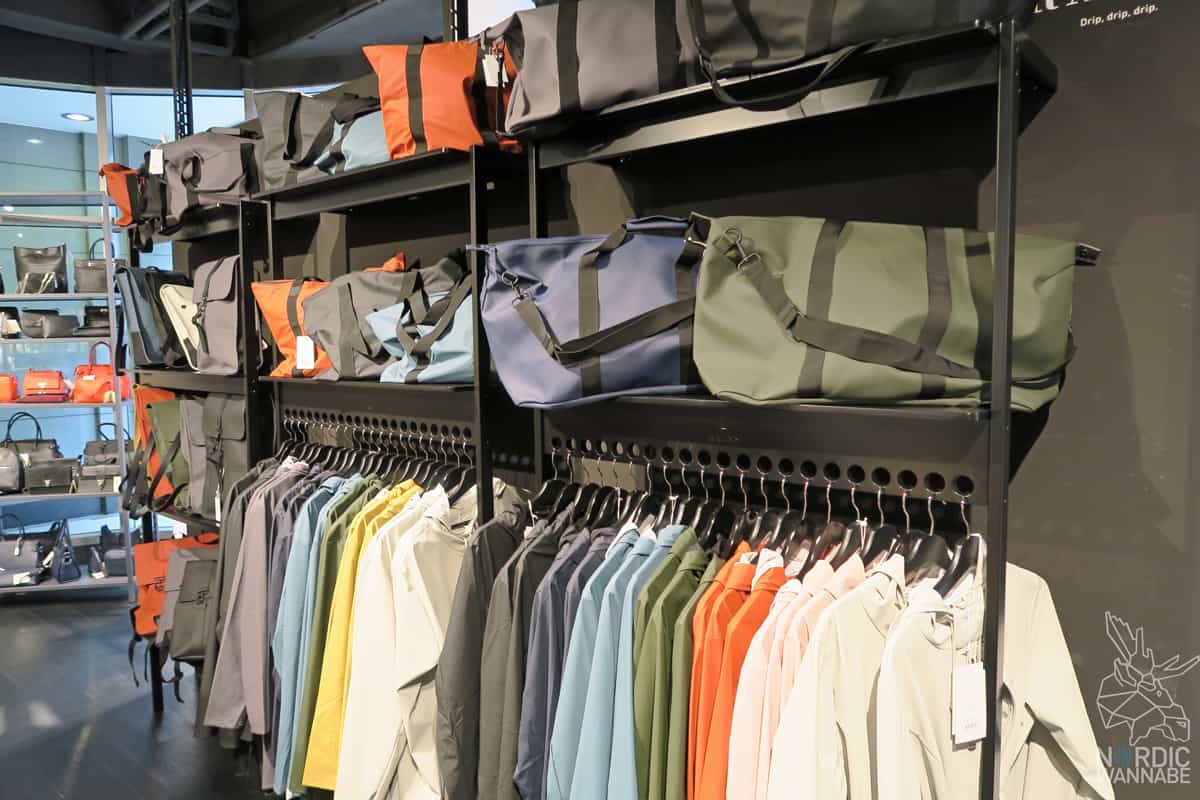 Illums Bolighus, Hamburg, Shopping, Hygge Kaufhaus, Design,Skandinavien, Schweden, Norwegen, Dänemark, iittala, marimekko, Design House Stockholm, Royal Copenhagen, Design Letters, La Bruket, Tromborg, Lakrids, Kay Bojesen, Kähler, Stelton, Holmegaard, Louis Poulsen, Royal Copenhagen, Fritz Hansen, Normann Copenhagen, BY Lassen, Skandinavisk, Architectmade, Rains, Lucie Kaas, Hoptimist, Georg Jensen, Finnland, finnisches Design, schwedisches Design, dänisches Design, Neuer Wall, Hamburg Shopping, Einkaufen, Store, Shop, Laden,