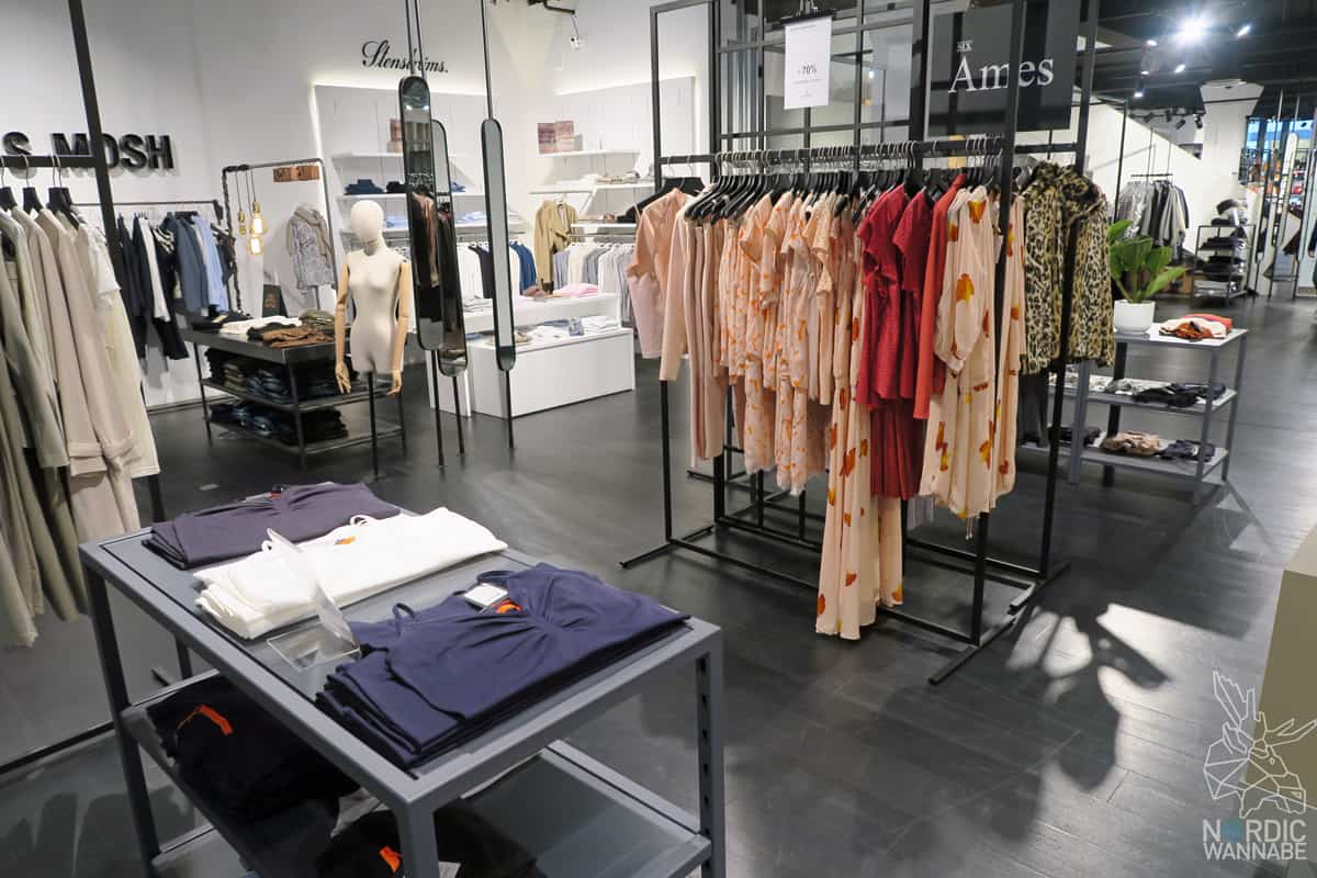 Illums Bolighus, Hamburg, Shopping, Hygge Kaufhaus, Design,Skandinavien, Schweden, Norwegen, Dänemark, iittala, marimekko, Design House Stockholm, Royal Copenhagen, Design Letters, La Bruket, Tromborg, Lakrids, Kay Bojesen, Kähler, Stelton, Holmegaard, Louis Poulsen, Royal Copenhagen, Fritz Hansen, Normann Copenhagen, BY Lassen, Skandinavisk, Architectmade, Rains, Lucie Kaas, Hoptimist, Georg Jensen, Finnland, finnisches Design, schwedisches Design, dänisches Design, Neuer Wall, Hamburg Shopping, Einkaufen, Store, Shop, Laden,