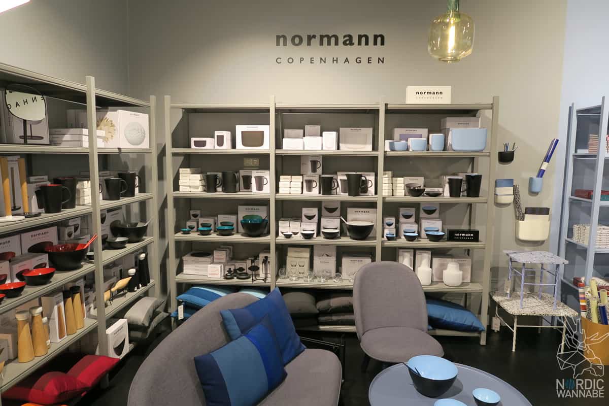 Illums Bolighus, Hamburg, Shopping, Hygge Kaufhaus, Design,Skandinavien, Schweden, Norwegen, Dänemark, iittala, marimekko, Design House Stockholm, Royal Copenhagen, Design Letters, La Bruket, Tromborg, Lakrids, Kay Bojesen, Kähler, Stelton, Holmegaard, Louis Poulsen, Royal Copenhagen, Fritz Hansen, Normann Copenhagen, BY Lassen, Skandinavisk, Architectmade, Rains, Lucie Kaas, Hoptimist, Georg Jensen, Finnland, finnisches Design, schwedisches Design, dänisches Design, Neuer Wall, Hamburg Shopping, Einkaufen, Store, Shop, Laden,