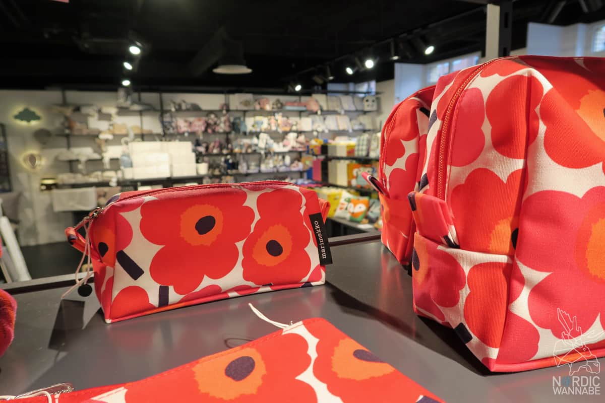 Illums Bolighus, Hamburg, Shopping, Hygge Kaufhaus, Design,Skandinavien, Schweden, Norwegen, Dänemark, iittala, marimekko, Design House Stockholm, Royal Copenhagen, Design Letters, La Bruket, Tromborg, Lakrids, Kay Bojesen, Kähler, Stelton, Holmegaard, Louis Poulsen, Royal Copenhagen, Fritz Hansen, Normann Copenhagen, BY Lassen, Skandinavisk, Architectmade, Rains, Lucie Kaas, Hoptimist, Georg Jensen, Finnland, finnisches Design, schwedisches Design, dänisches Design, Neuer Wall, Hamburg Shopping, Einkaufen, Store, Shop, Laden,