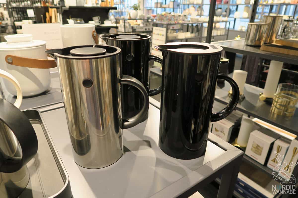 Illums Bolighus, Hamburg, Shopping, Hygge Kaufhaus, Design,Skandinavien, Schweden, Norwegen, Dänemark, iittala, marimekko, Design House Stockholm, Royal Copenhagen, Design Letters, La Bruket, Tromborg, Lakrids, Kay Bojesen, Kähler, Stelton, Holmegaard, Louis Poulsen, Royal Copenhagen, Fritz Hansen, Normann Copenhagen, BY Lassen, Skandinavisk, Architectmade, Rains, Lucie Kaas, Hoptimist, Georg Jensen, Finnland, finnisches Design, schwedisches Design, dänisches Design, Neuer Wall, Hamburg Shopping, Einkaufen, Store, Shop, Laden,