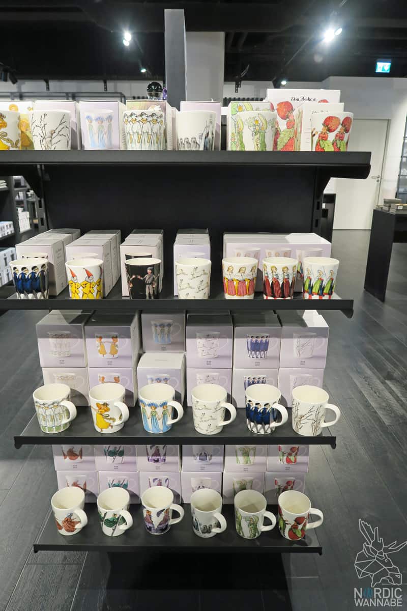 Illums Bolighus, Hamburg, Shopping, Hygge Kaufhaus, Design,Skandinavien, Schweden, Norwegen, Dänemark, iittala, marimekko, Design House Stockholm, Royal Copenhagen, Design Letters, La Bruket, Tromborg, Lakrids, Kay Bojesen, Kähler, Stelton, Holmegaard, Louis Poulsen, Royal Copenhagen, Fritz Hansen, Normann Copenhagen, BY Lassen, Skandinavisk, Architectmade, Rains, Lucie Kaas, Hoptimist, Georg Jensen, Finnland, finnisches Design, schwedisches Design, dänisches Design, Neuer Wall, Hamburg Shopping, Einkaufen, Store, Shop, Laden,