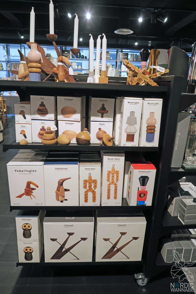 Illums Bolighus, Hamburg, Shopping, Hygge Kaufhaus, Design,Skandinavien, Schweden, Norwegen, Dänemark, iittala, marimekko, Design House Stockholm, Royal Copenhagen, Design Letters, La Bruket, Tromborg, Lakrids, Kay Bojesen, Kähler, Stelton, Holmegaard, Louis Poulsen, Royal Copenhagen, Fritz Hansen, Normann Copenhagen, BY Lassen, Skandinavisk, Architectmade, Rains, Lucie Kaas, Hoptimist, Georg Jensen, Finnland, finnisches Design, schwedisches Design, dänisches Design, Neuer Wall, Hamburg Shopping, Einkaufen, Store, Shop, Laden,