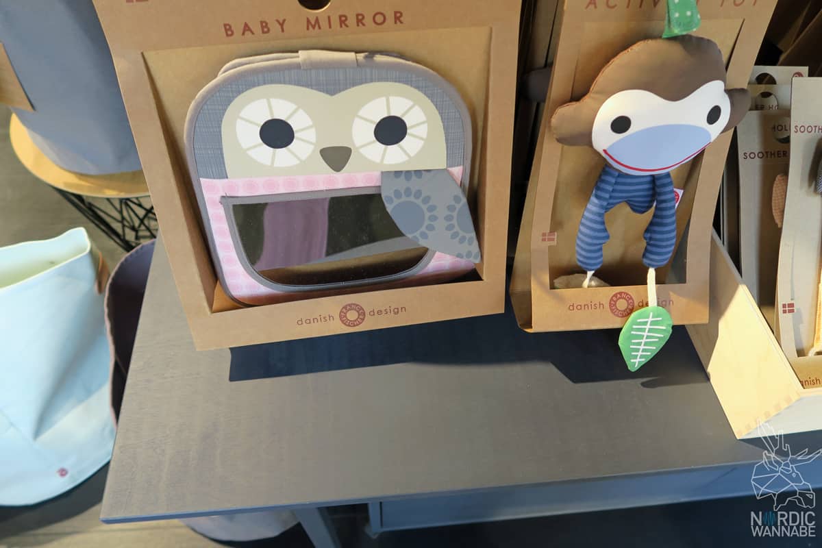 Illums Bolighus, Hamburg, Shopping, Hygge Kaufhaus, Design,Skandinavien, Schweden, Norwegen, Dänemark, iittala, marimekko, Design House Stockholm, Royal Copenhagen, Design Letters, La Bruket, Tromborg, Lakrids, Kay Bojesen, Kähler, Stelton, Holmegaard, Louis Poulsen, Royal Copenhagen, Fritz Hansen, Normann Copenhagen, BY Lassen, Skandinavisk, Architectmade, Rains, Lucie Kaas, Hoptimist, Georg Jensen, Finnland, finnisches Design, schwedisches Design, dänisches Design, Neuer Wall, Hamburg Shopping, Einkaufen, Store, Shop, Laden,