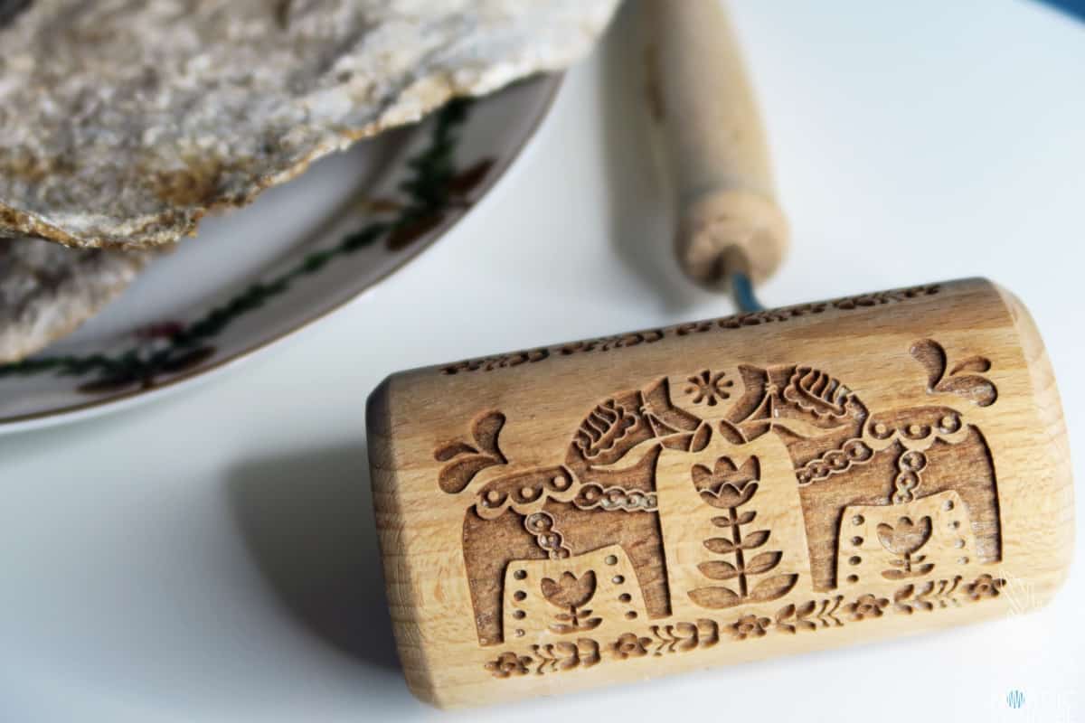 Knäckebrot selber backen, Schwedenbrot, Schwedisches Knäckebrot, Rezept, Weihnachten, Weihnachtsknäckebrot, Teigrolle Dalapferde,