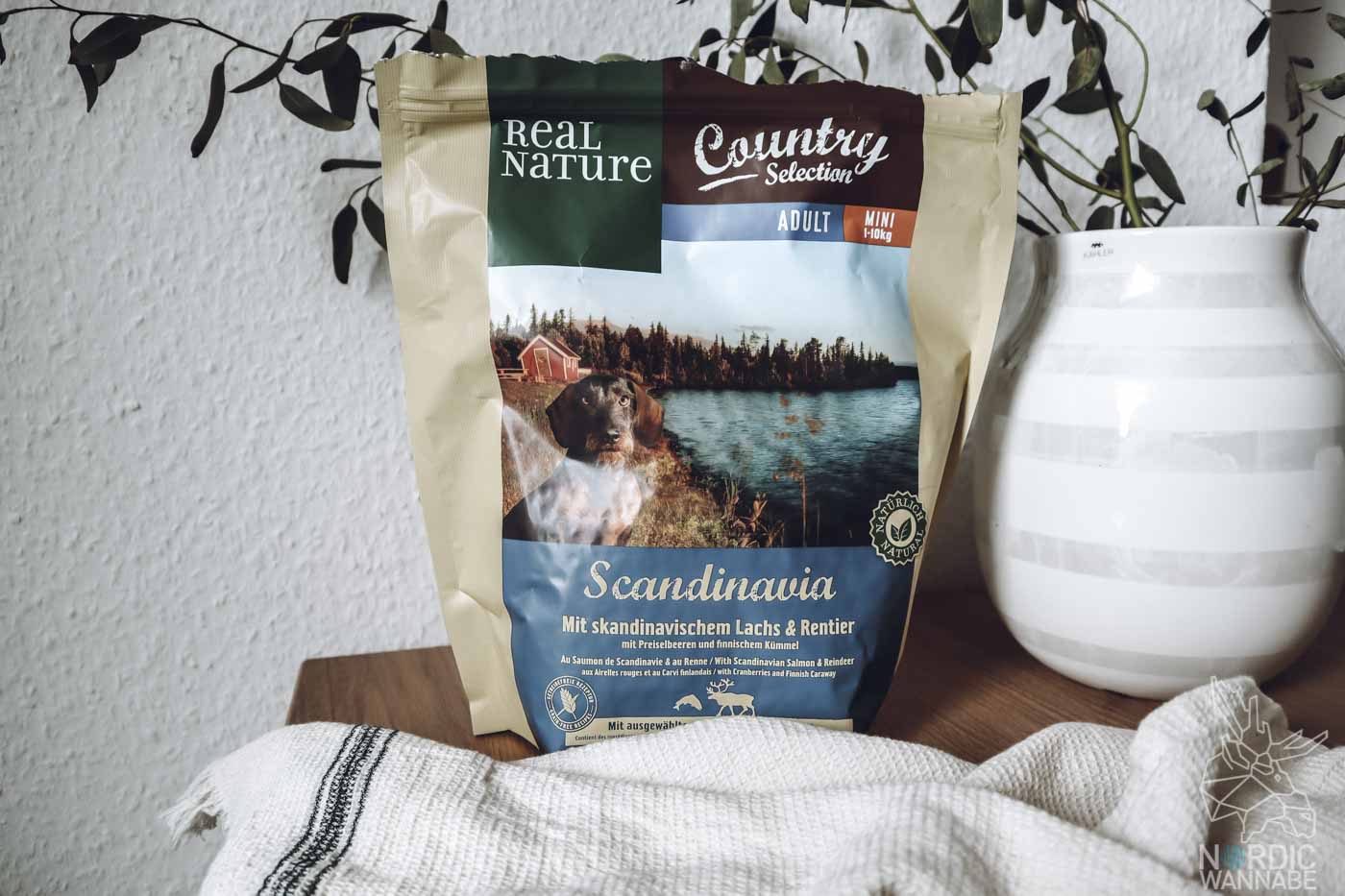 Hygge für den Hund, Hundefutter aus Skandinavien, Näpfe, Pflegeshampoo Hund, Feuchttücher, Bürste, Søstrene Grene