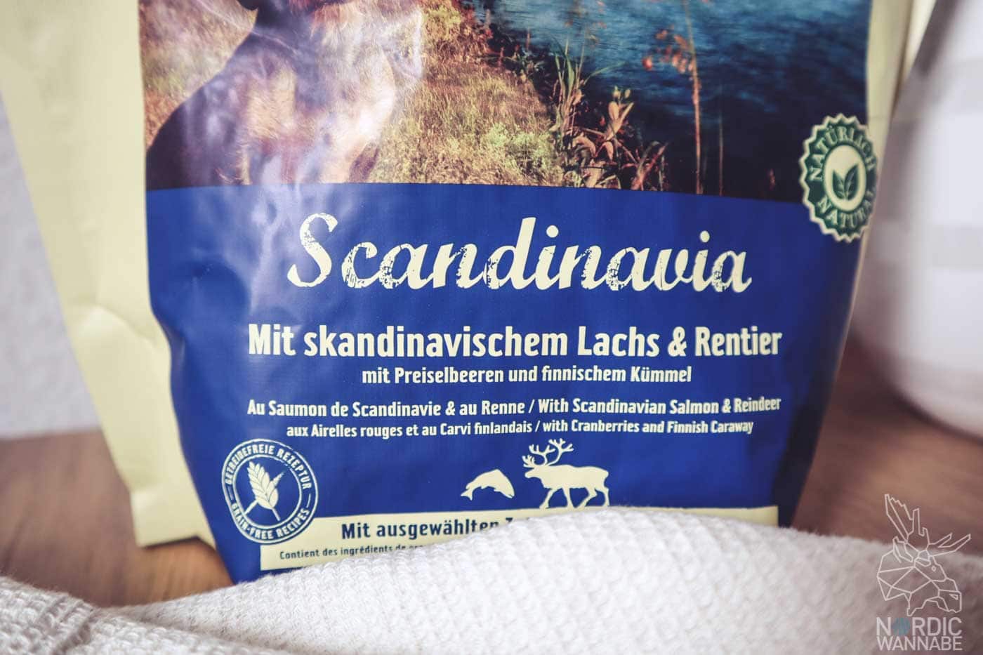 Hygge für den Hund, Hundefutter aus Skandinavien, Näpfe, Pflegeshampoo Hund, Feuchttücher, Bürste, Søstrene Grene