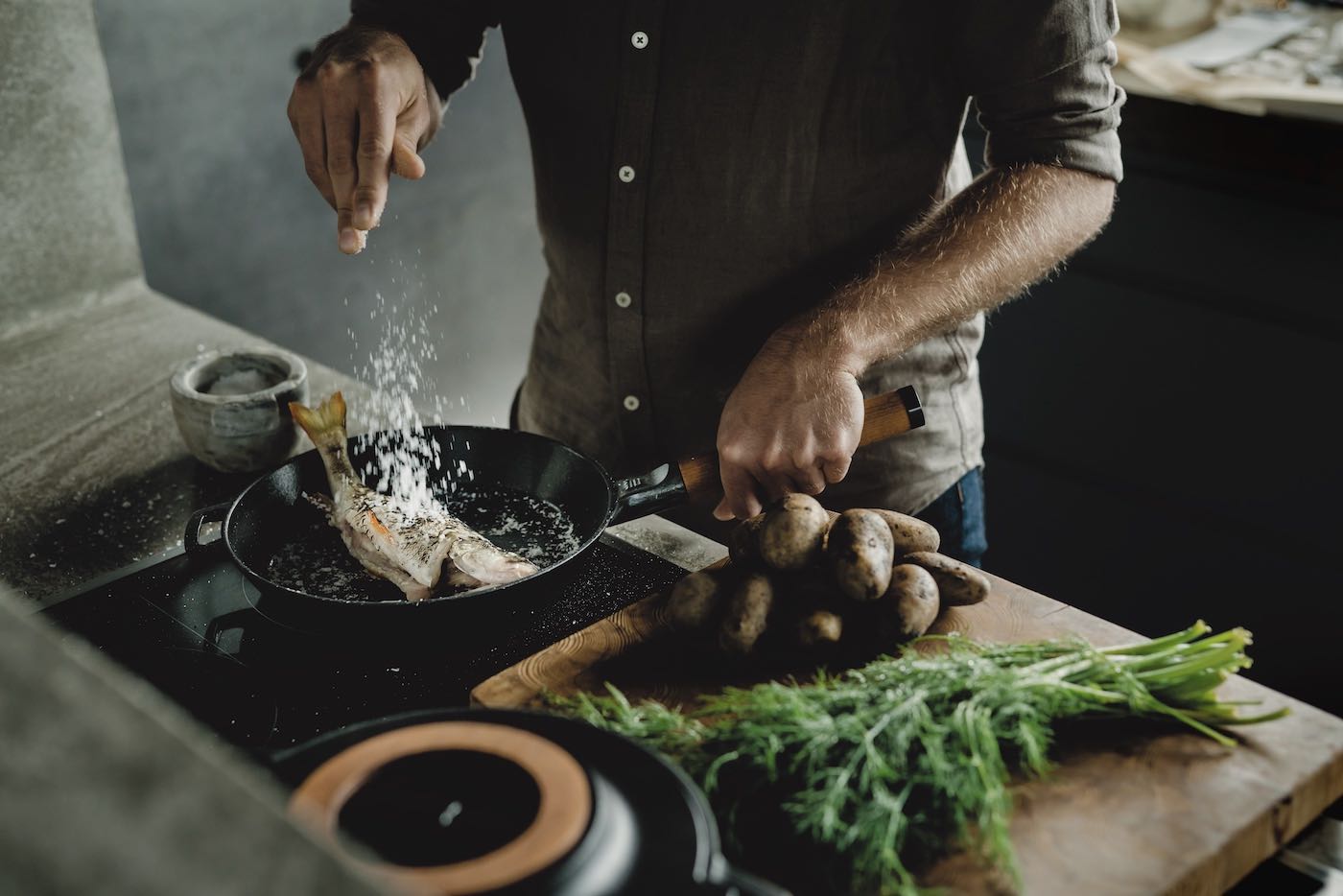 Gusseisen-Pfanne für Induktion , Fiskars, Finnland, Finnische Geschirrserie, Kochgeschirr