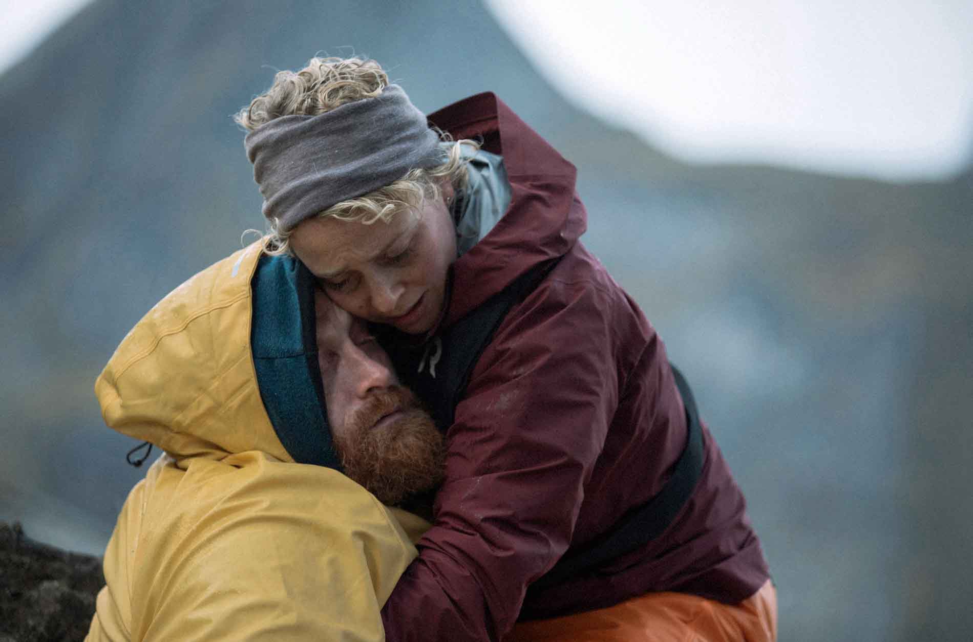 Norwegische Serie, Twin, Lofoten, Norwegen, Surfer, Game of Thrones