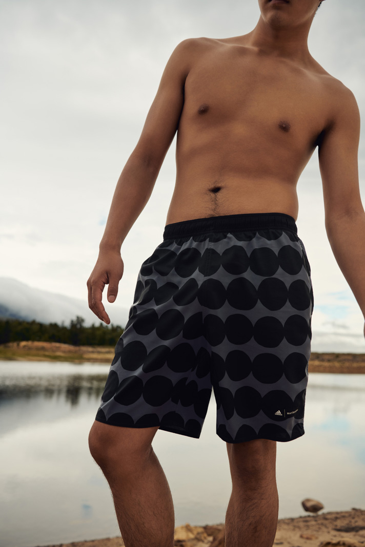 Marimekko und adidas Badehose